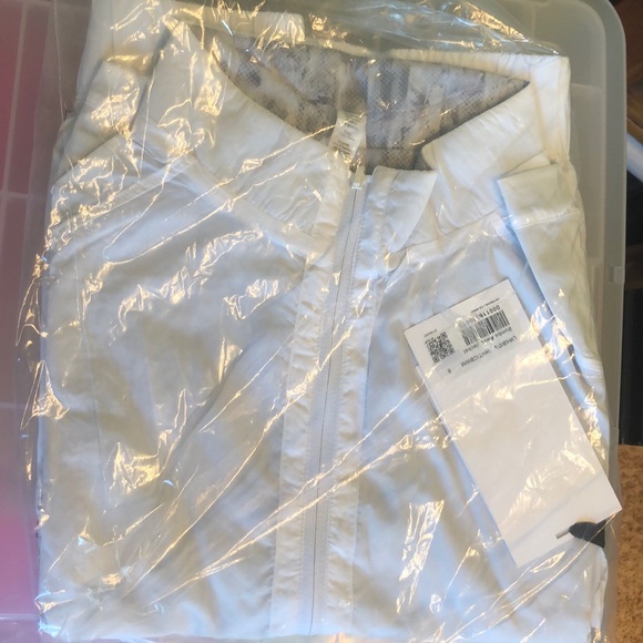 LAST ONE NWT Lululemon Bombs Away Jckt White/Gray - Picture 4 of 7